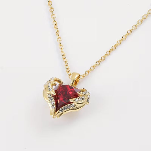 Engel Embrace Rubin Herz Halskette | Gold