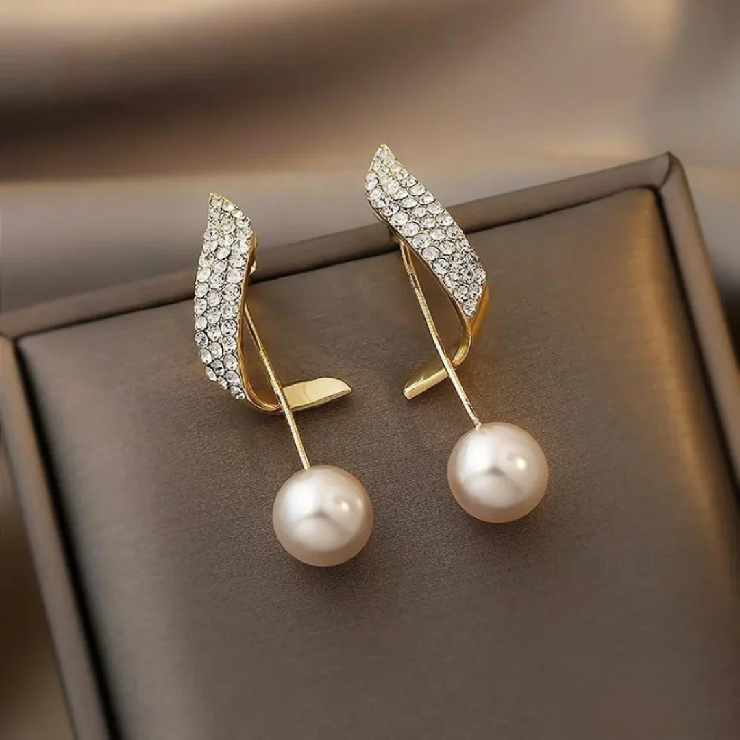 Chic Gold Perlen Tropfenohrringe