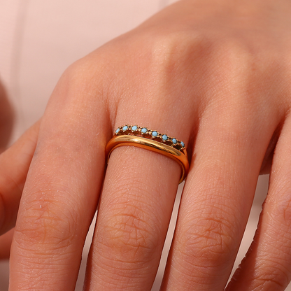 Adeline Goldring mit Diamantsimulanten