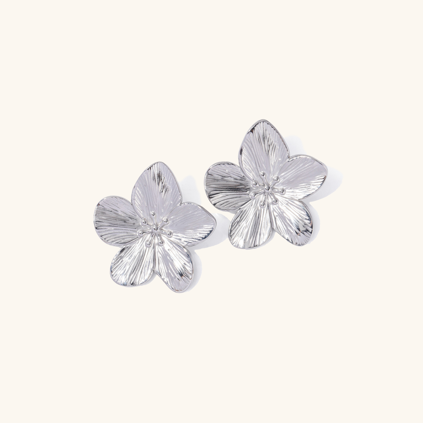 Alice Blumen Goldohrringe