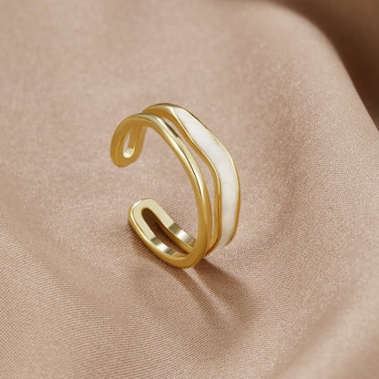 Gold Sculptural Wickel Ring