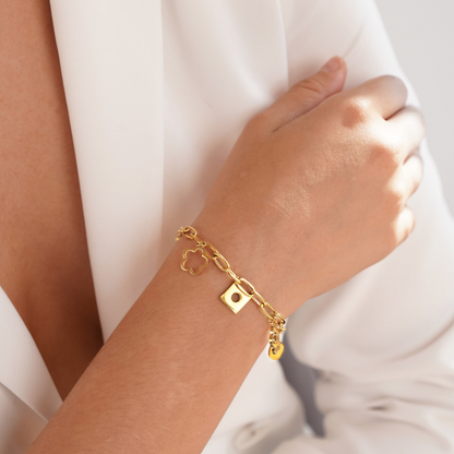 Lucky Daisy Charm Armband